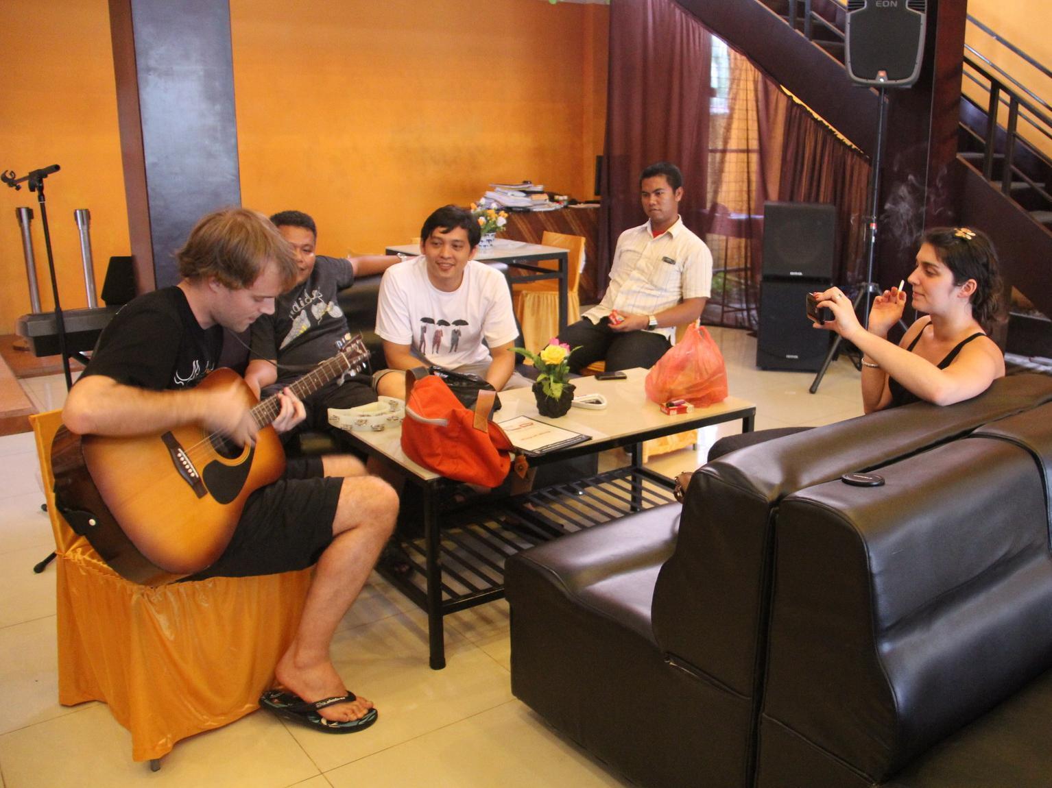 Hotel Sing A Song Пематангсіантар Екстер'єр фото